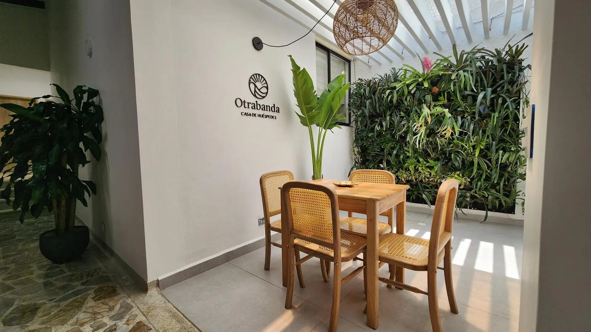 Casa Otrabanda Villa Medellin
