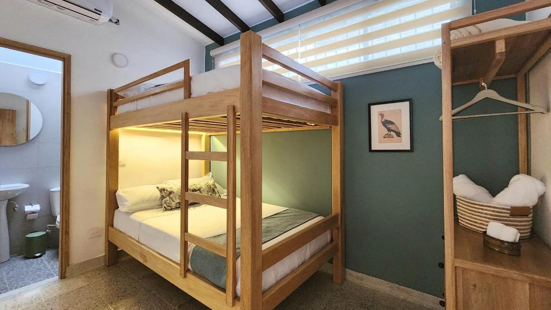 Casa Otrabanda Villa Medellin