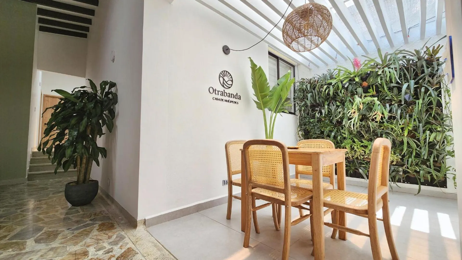 Casa Otrabanda Villa Medellin