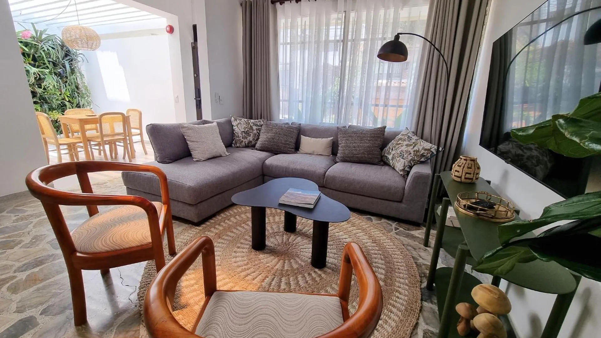 Casa Otrabanda Villa Medellin
