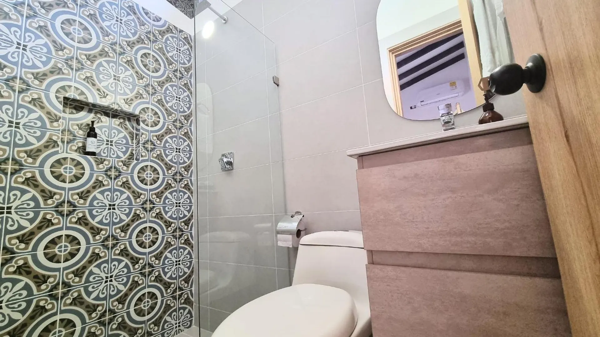 Casa Otrabanda Villa Medellín 0*,